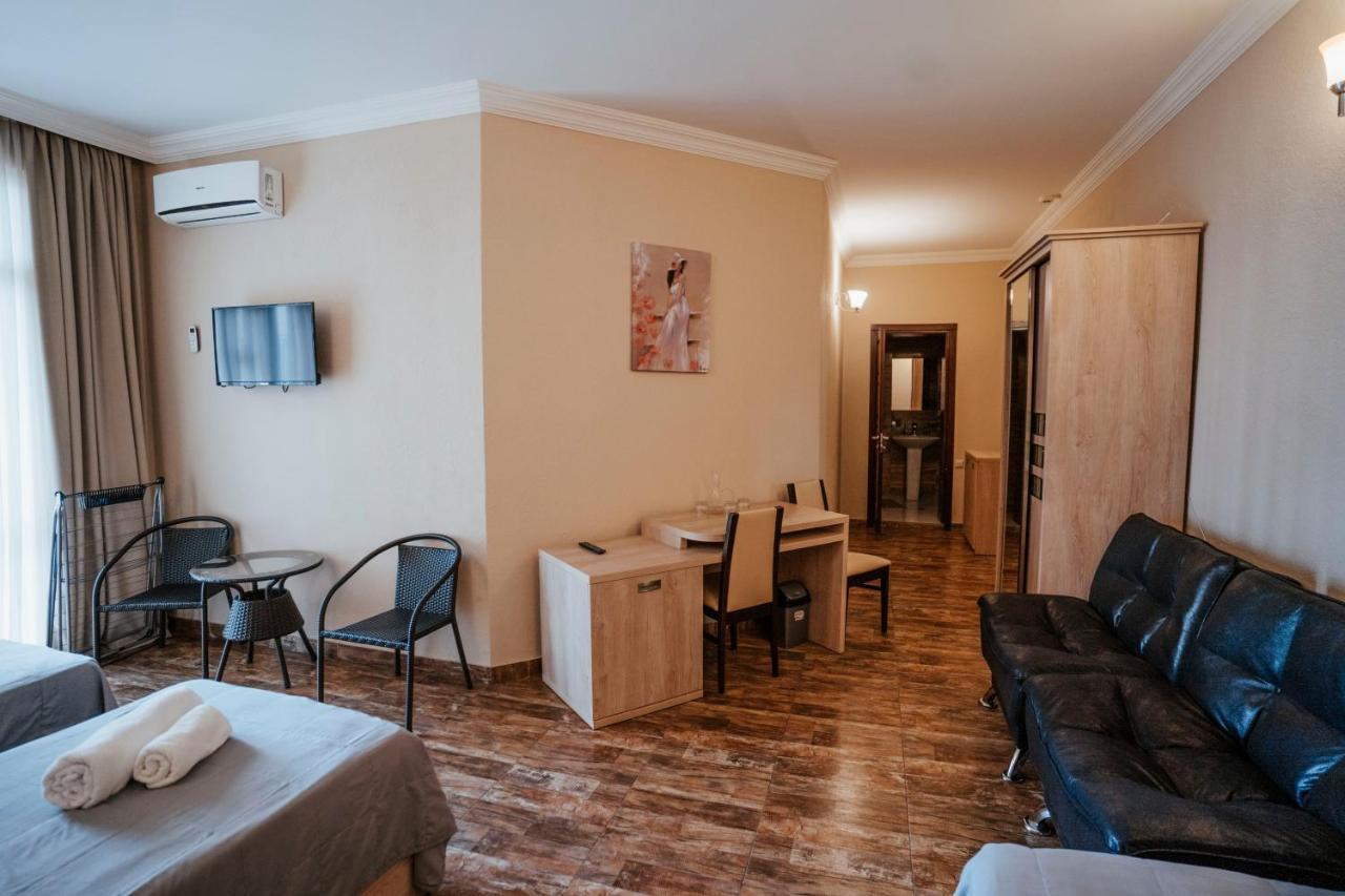 Hotel General Batumi Ngoại thất bức ảnh