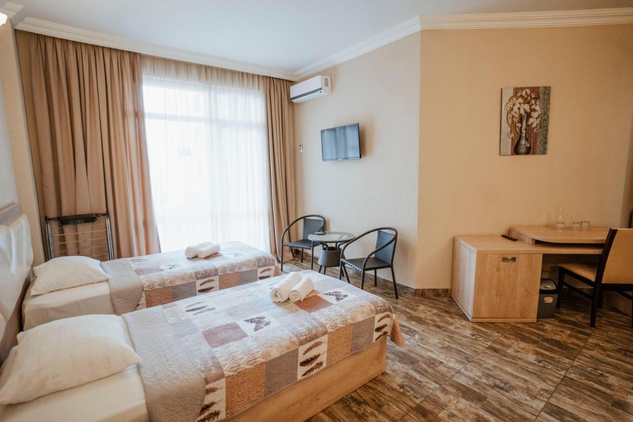 Hotel General Batumi Ngoại thất bức ảnh