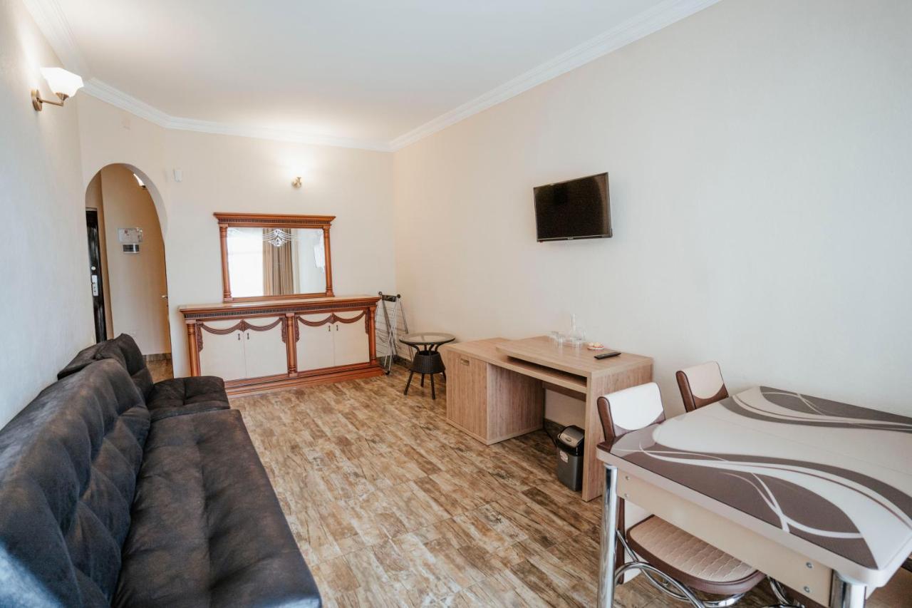 Hotel General Batumi Ngoại thất bức ảnh